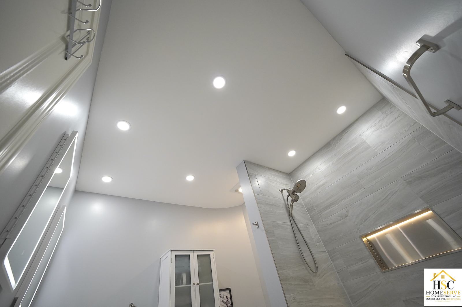 Gurnee bathroom after - ceiling and shower wall detail