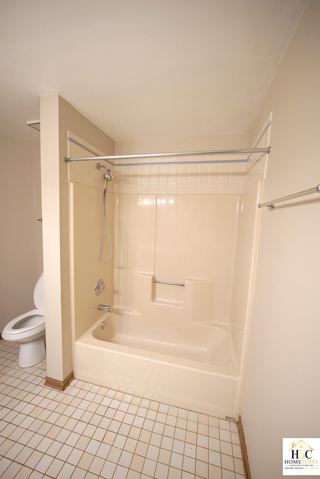 Gurnee bathroom - original almond tub and shower surround